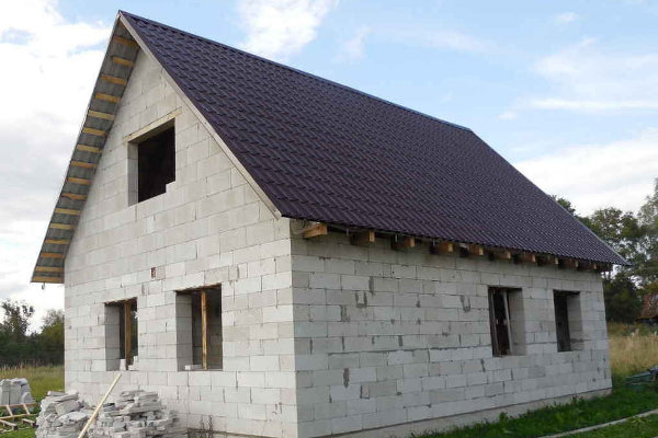 накрыть коробку дома